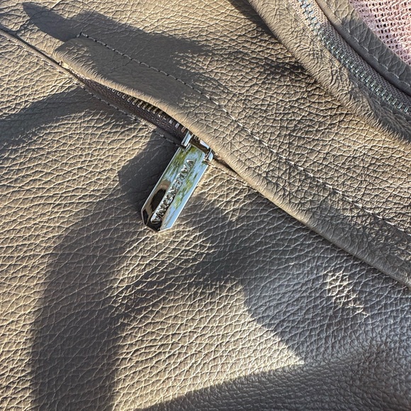 Valentina Italia Taupe Pebbled Leather Backpack/Sling. - Picture 12 of 12